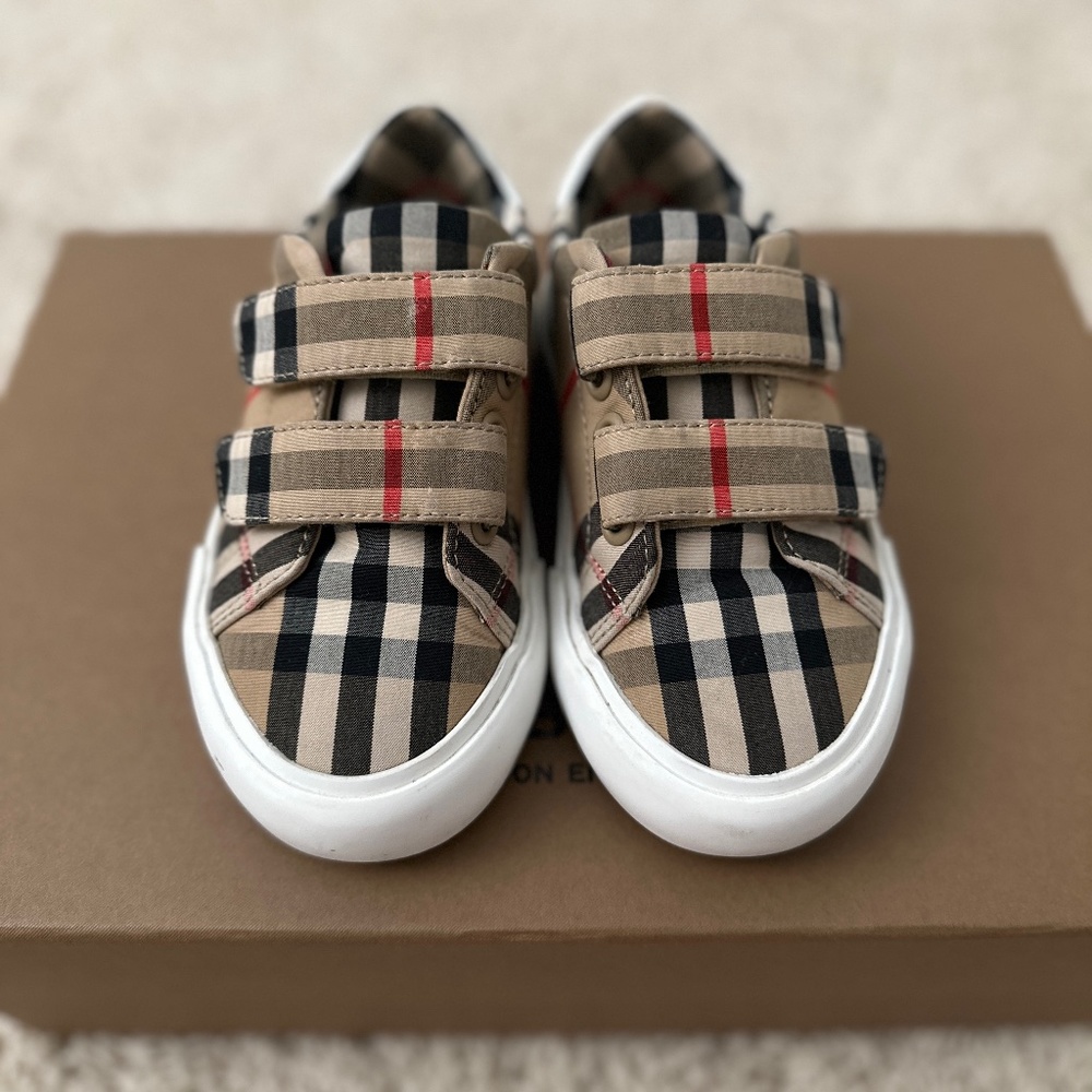 Burberry Sneakers Kid Size 25